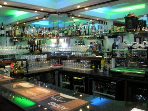 Kings Paget Hotel West Drayton  Bagian luar foto