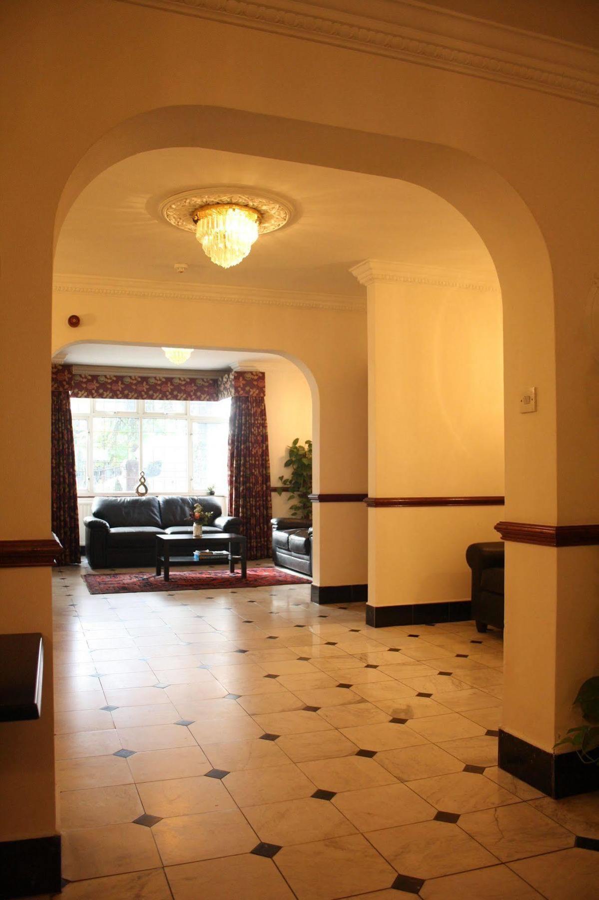 Kings Paget Hotel West Drayton  Bagian luar foto