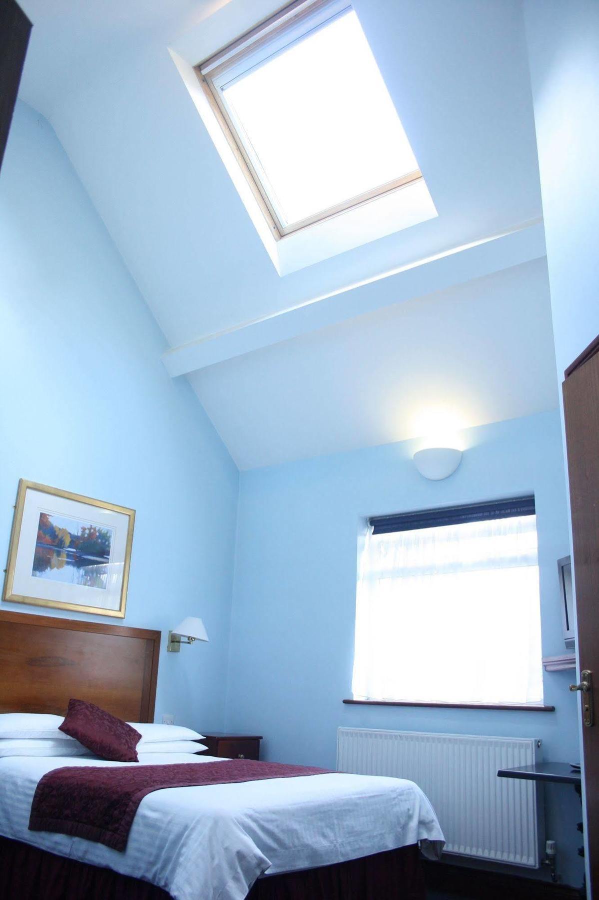 Kings Paget Hotel West Drayton  Bagian luar foto