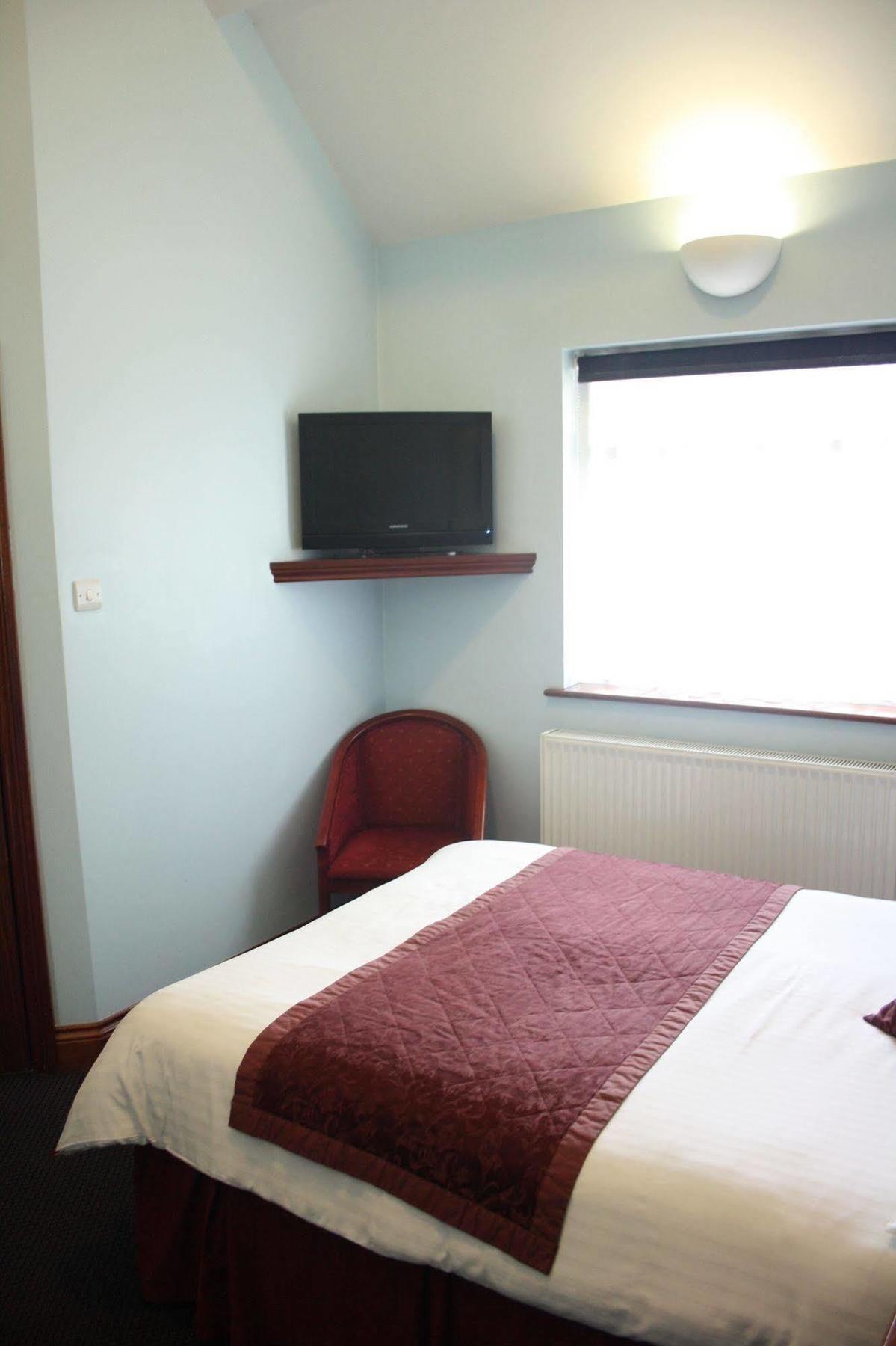 Kings Paget Hotel West Drayton  Bagian luar foto