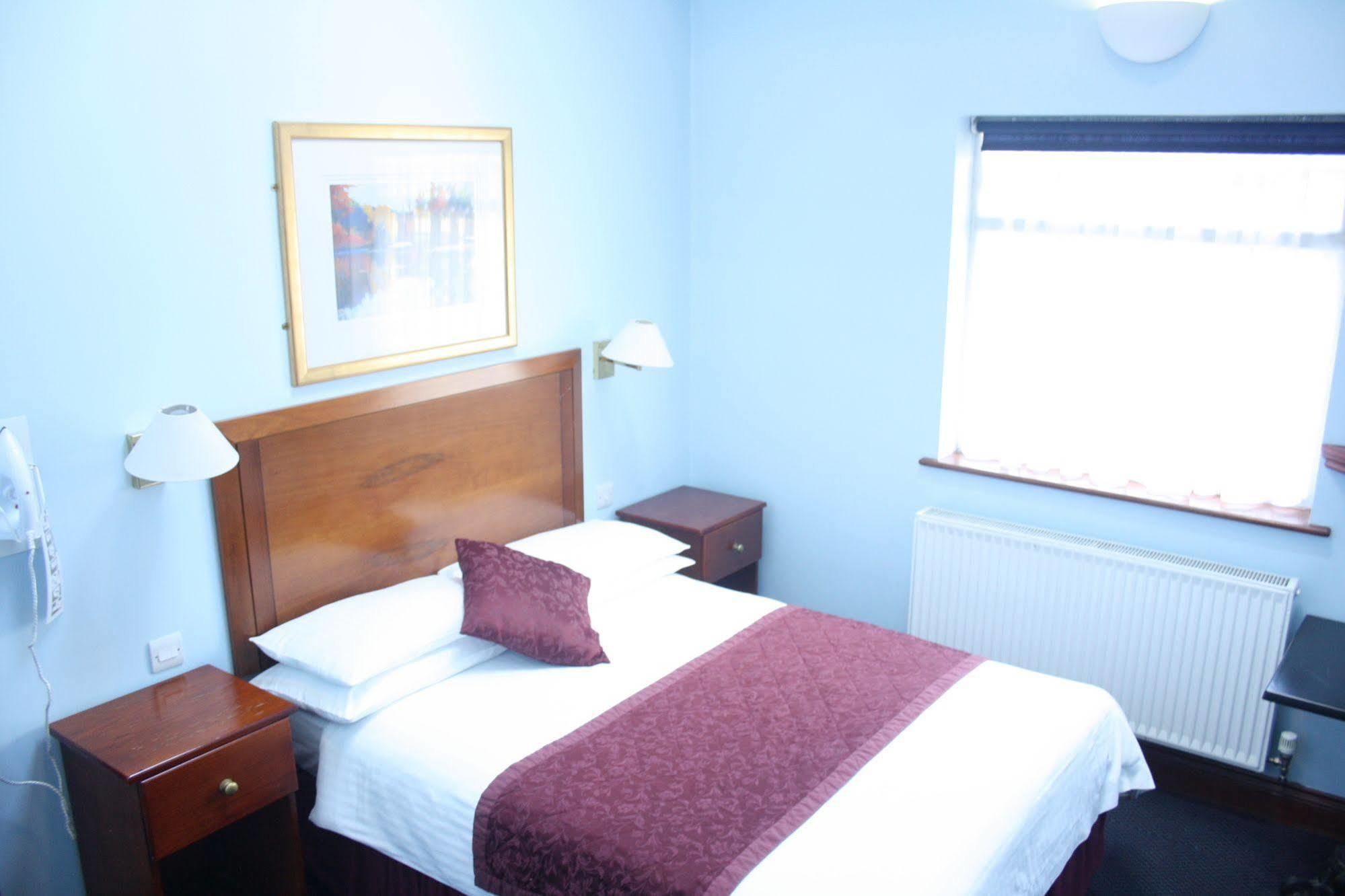 Kings Paget Hotel West Drayton  Bagian luar foto