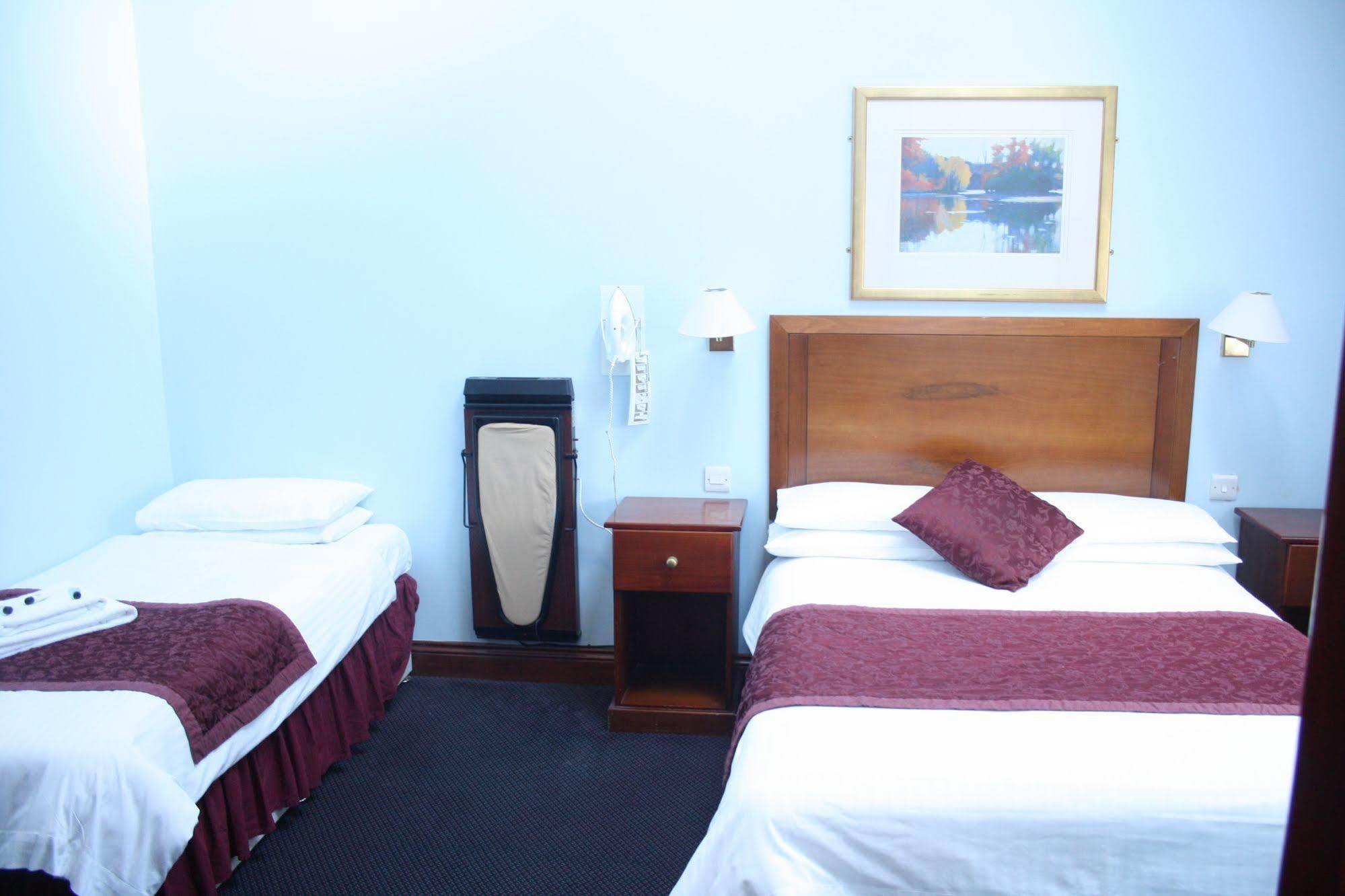 Kings Paget Hotel West Drayton  Bagian luar foto