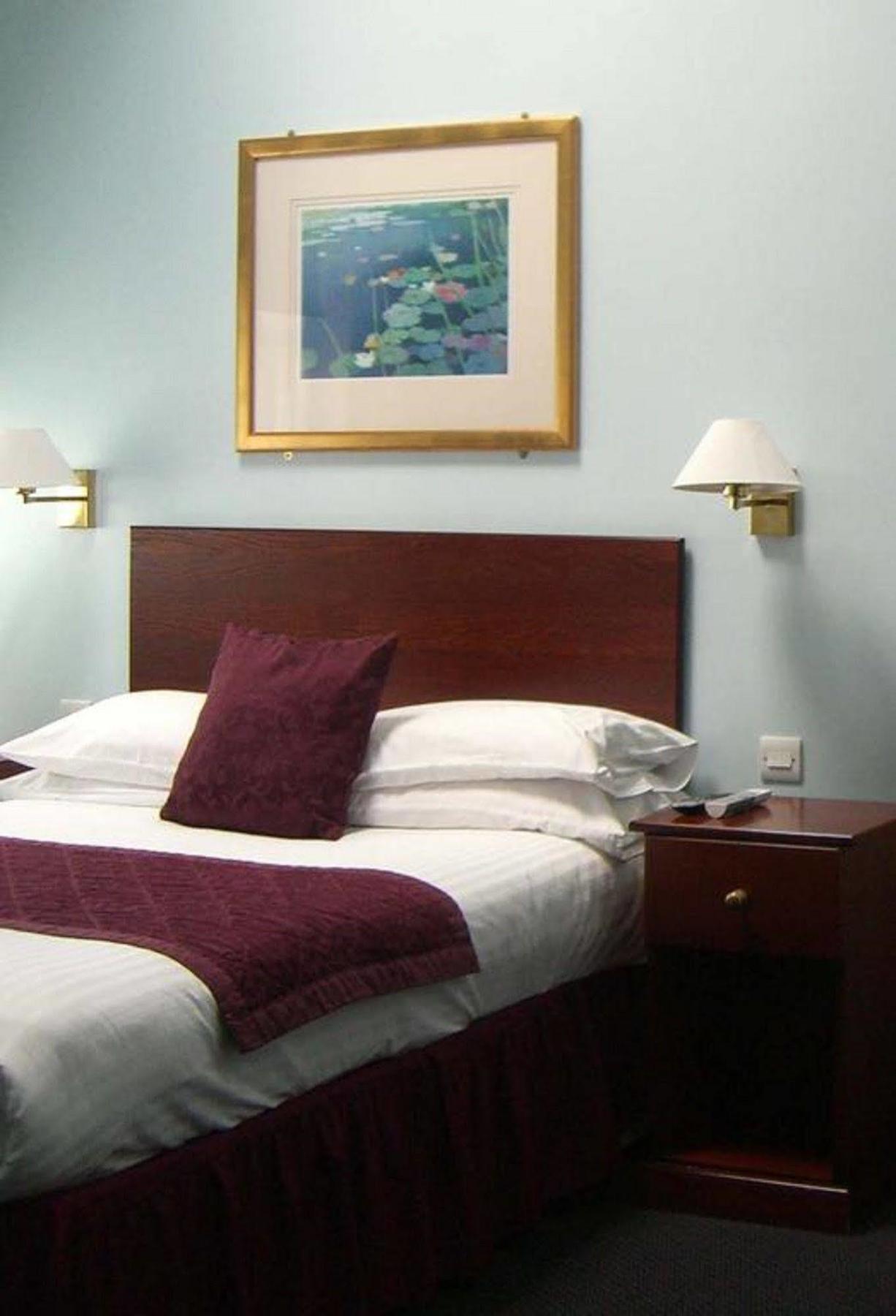Kings Paget Hotel West Drayton  Bagian luar foto